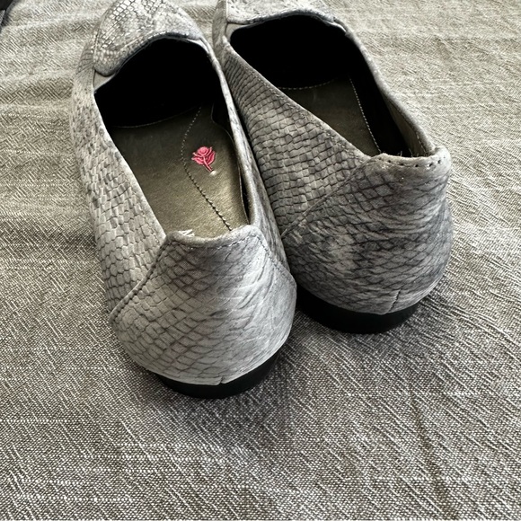 Ros Hammerson The Reagan in Silver Snake Print - Picture 14 of 14